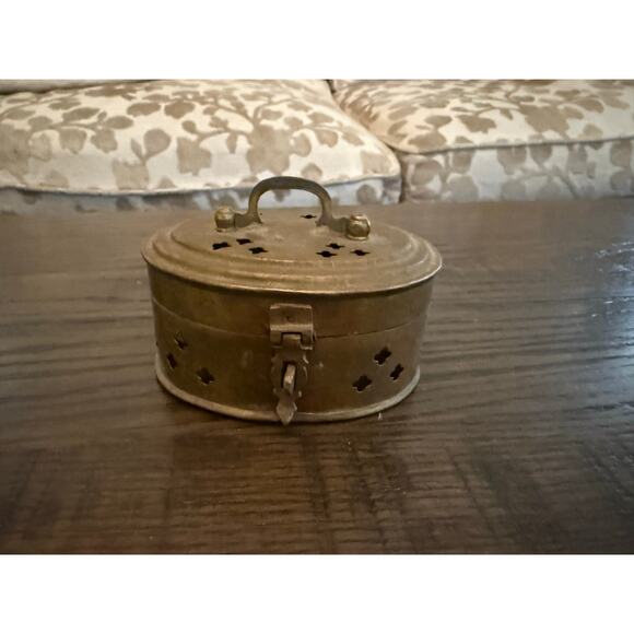 Vintage Brass Cricket Box - Picture 7 of 7